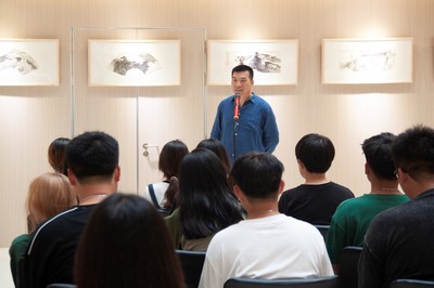 张子健作品展在图书馆正式开幕